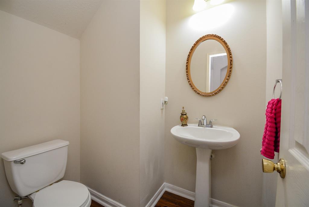 15119 2 Fragrant Pine Lane, Houston, Texas 77049, 4 Bedrooms Bedrooms, 10 Rooms Rooms,2 BathroomsBathrooms,Single-family,For Sale,Fragrant Pine,67521242