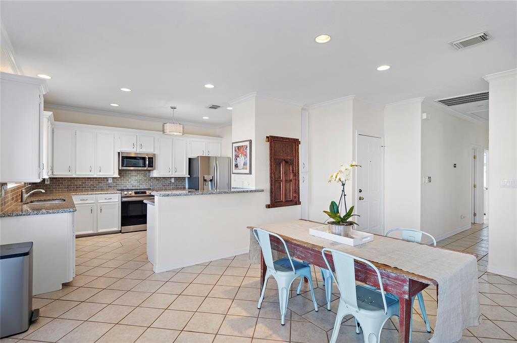 410 1 Westerly Drive, Tiki Island, Texas 77554, 3 Bedrooms Bedrooms, 6 Rooms Rooms,2 BathroomsBathrooms,Single-family,For Sale,Westerly,73393124