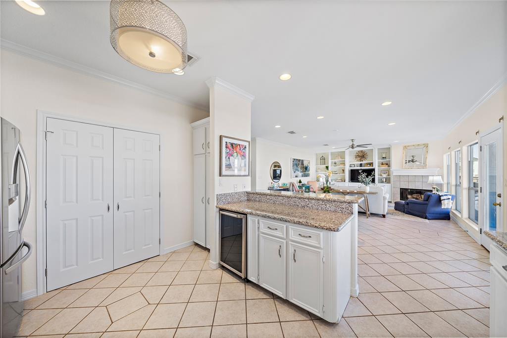 410 1 Westerly Drive, Tiki Island, Texas 77554, 3 Bedrooms Bedrooms, 6 Rooms Rooms,2 BathroomsBathrooms,Single-family,For Sale,Westerly,73393124