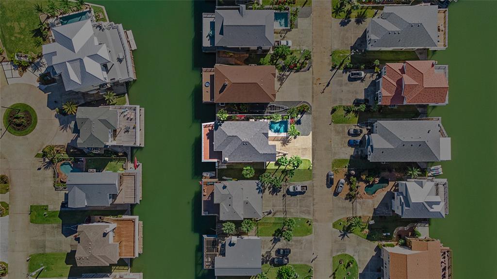 410 1 Westerly Drive, Tiki Island, Texas 77554, 3 Bedrooms Bedrooms, 6 Rooms Rooms,2 BathroomsBathrooms,Single-family,For Sale,Westerly,73393124