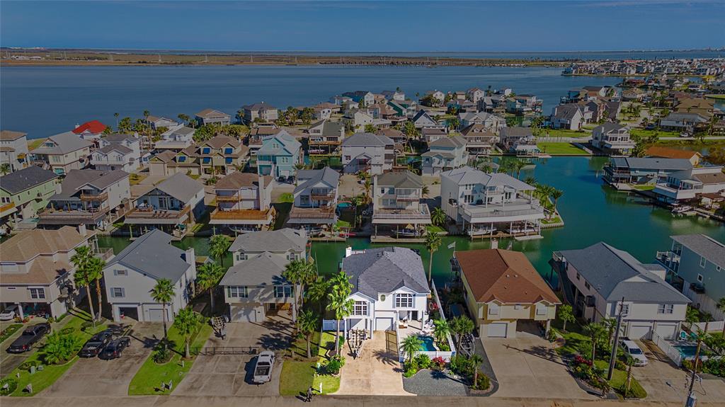 410 1 Westerly Drive, Tiki Island, Texas 77554, 3 Bedrooms Bedrooms, 6 Rooms Rooms,2 BathroomsBathrooms,Single-family,For Sale,Westerly,73393124