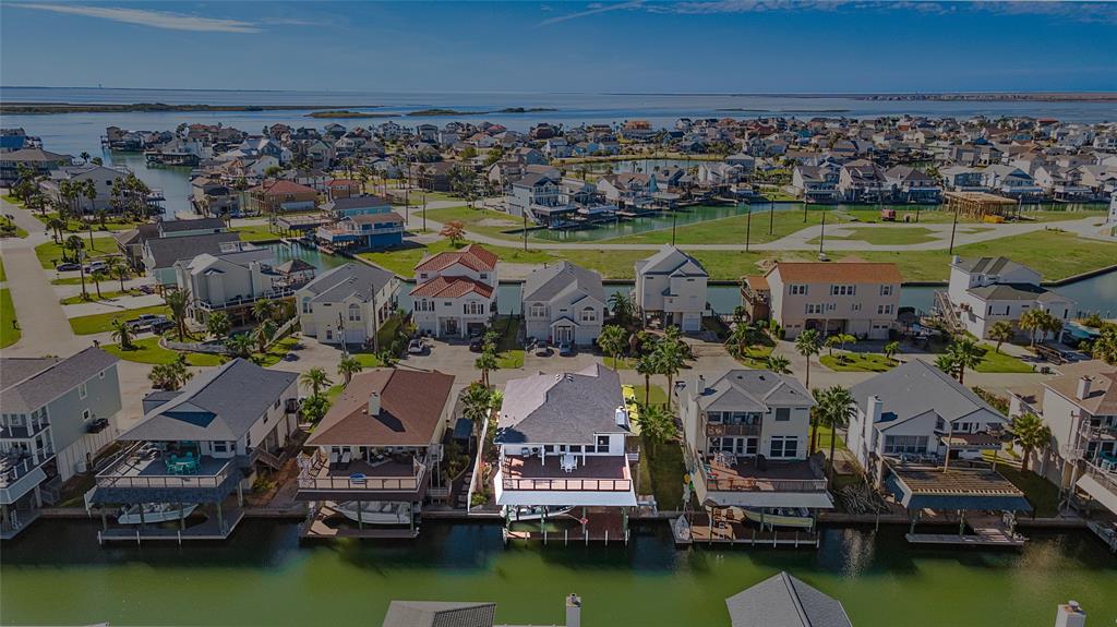 410 1 Westerly Drive, Tiki Island, Texas 77554, 3 Bedrooms Bedrooms, 6 Rooms Rooms,2 BathroomsBathrooms,Single-family,For Sale,Westerly,73393124