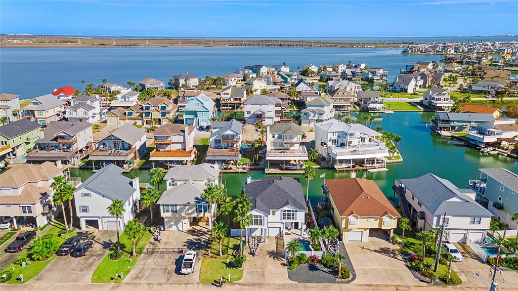 410 1 Westerly Drive, Tiki Island, Texas 77554, 3 Bedrooms Bedrooms, 6 Rooms Rooms,2 BathroomsBathrooms,Single-family,For Sale,Westerly,73393124
