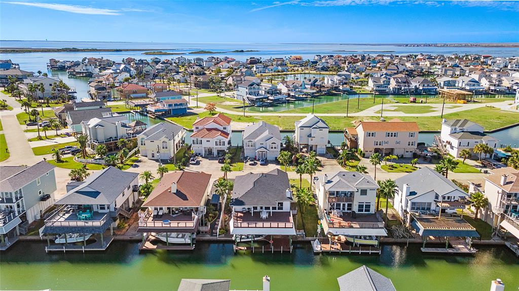 410 1 Westerly Drive, Tiki Island, Texas 77554, 3 Bedrooms Bedrooms, 6 Rooms Rooms,2 BathroomsBathrooms,Single-family,For Sale,Westerly,73393124