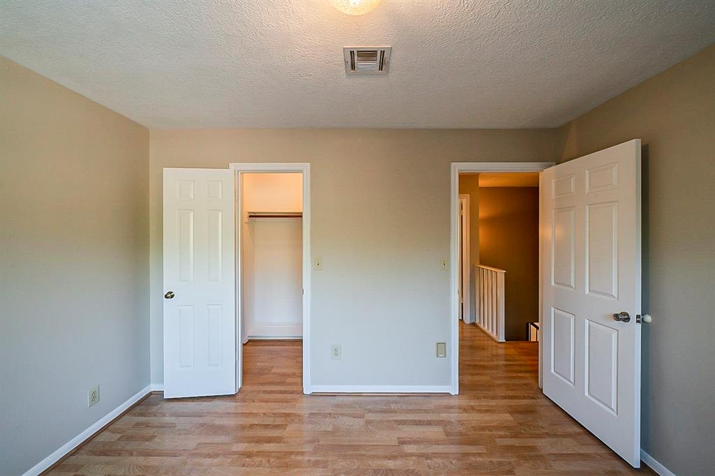 13318 2 Holston Hills Drive, Houston, Texas 77069, 3 Bedrooms Bedrooms, 3 Rooms Rooms,2 BathroomsBathrooms,Single-family,For Sale,Holston Hills,61083394