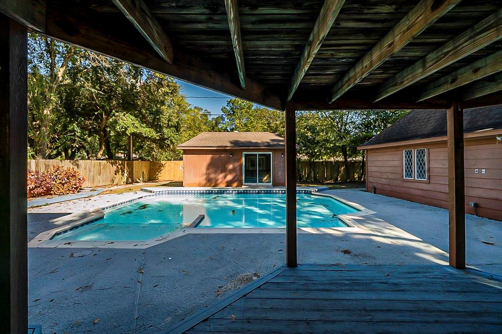 13318 2 Holston Hills Drive, Houston, Texas 77069, 3 Bedrooms Bedrooms, 3 Rooms Rooms,2 BathroomsBathrooms,Single-family,For Sale,Holston Hills,61083394
