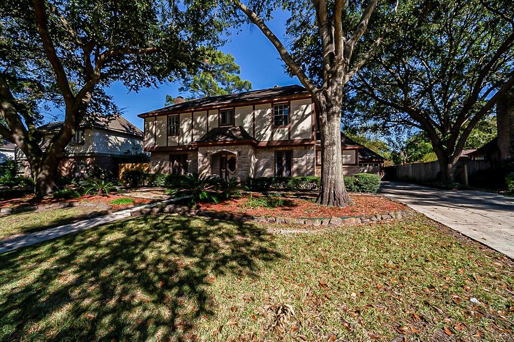 13318 2 Holston Hills Drive, Houston, Texas 77069, 3 Bedrooms Bedrooms, 3 Rooms Rooms,2 BathroomsBathrooms,Single-family,For Sale,Holston Hills,61083394