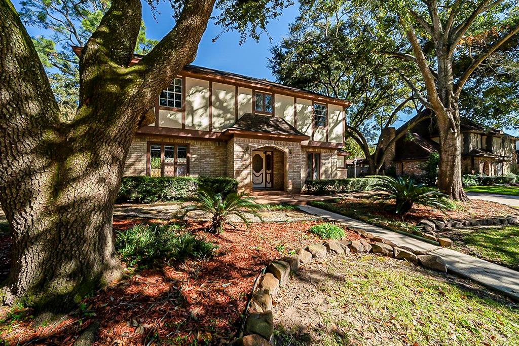 13318 2 Holston Hills Drive, Houston, Texas 77069, 3 Bedrooms Bedrooms, 3 Rooms Rooms,2 BathroomsBathrooms,Single-family,For Sale,Holston Hills,61083394