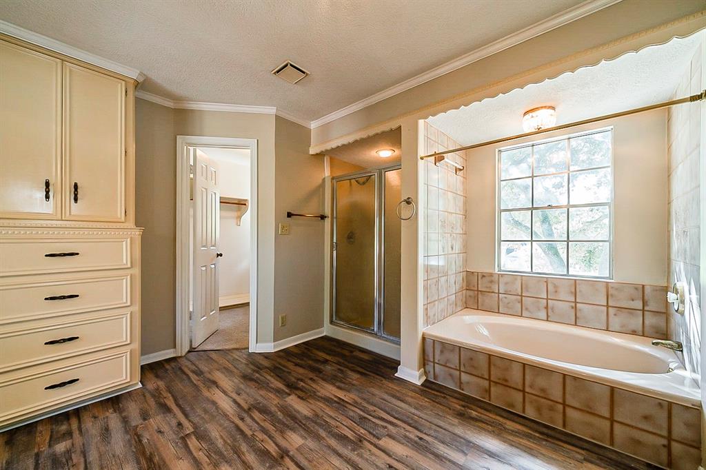 13318 2 Holston Hills Drive, Houston, Texas 77069, 3 Bedrooms Bedrooms, 3 Rooms Rooms,2 BathroomsBathrooms,Single-family,For Sale,Holston Hills,61083394