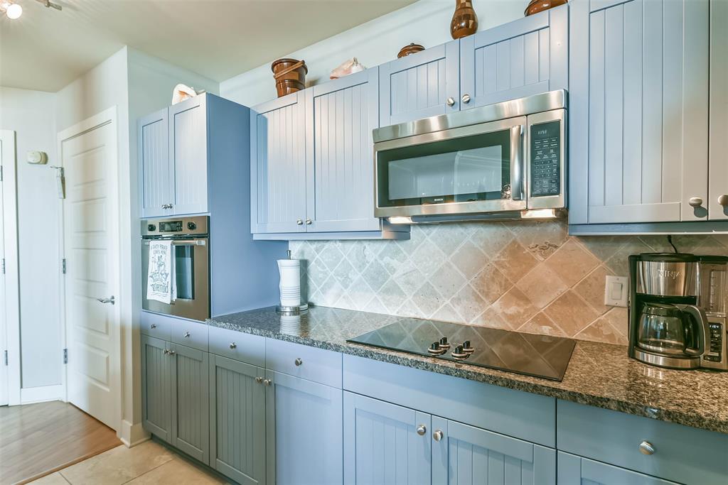 801 Beach Drive, Galveston, Texas 77550, 3 Bedrooms Bedrooms, 7 Rooms Rooms,2 BathroomsBathrooms,Mid/hi-rise Condo,For Sale,PALISADE PALMS,Beach,14641474