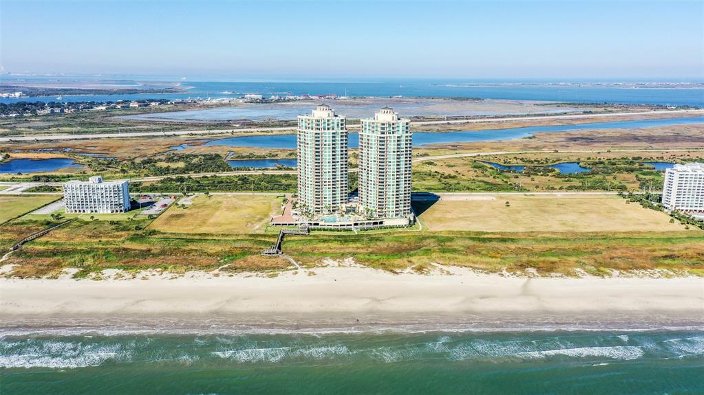 801 Beach Drive, Galveston, Texas 77550, 3 Bedrooms Bedrooms, 7 Rooms Rooms,2 BathroomsBathrooms,Mid/hi-rise Condo,For Sale,PALISADE PALMS,Beach,14641474