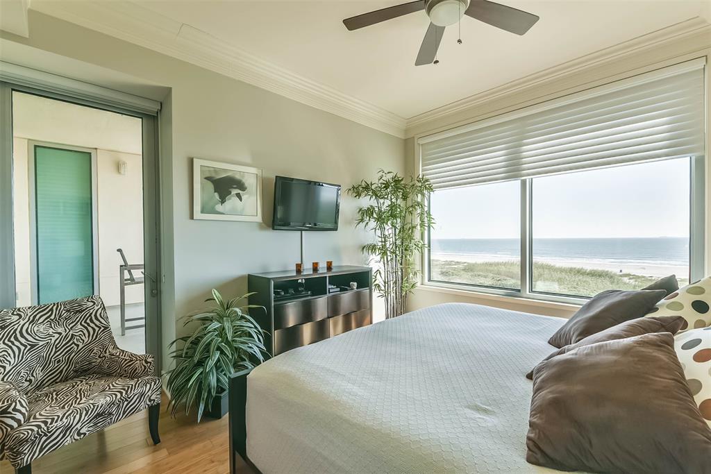 801 Beach Drive, Galveston, Texas 77550, 3 Bedrooms Bedrooms, 7 Rooms Rooms,2 BathroomsBathrooms,Mid/hi-rise Condo,For Sale,PALISADE PALMS,Beach,14641474