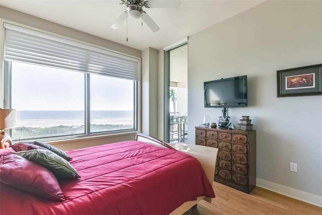 801 Beach Drive, Galveston, Texas 77550, 3 Bedrooms Bedrooms, 7 Rooms Rooms,2 BathroomsBathrooms,Mid/hi-rise Condo,For Sale,PALISADE PALMS,Beach,14641474