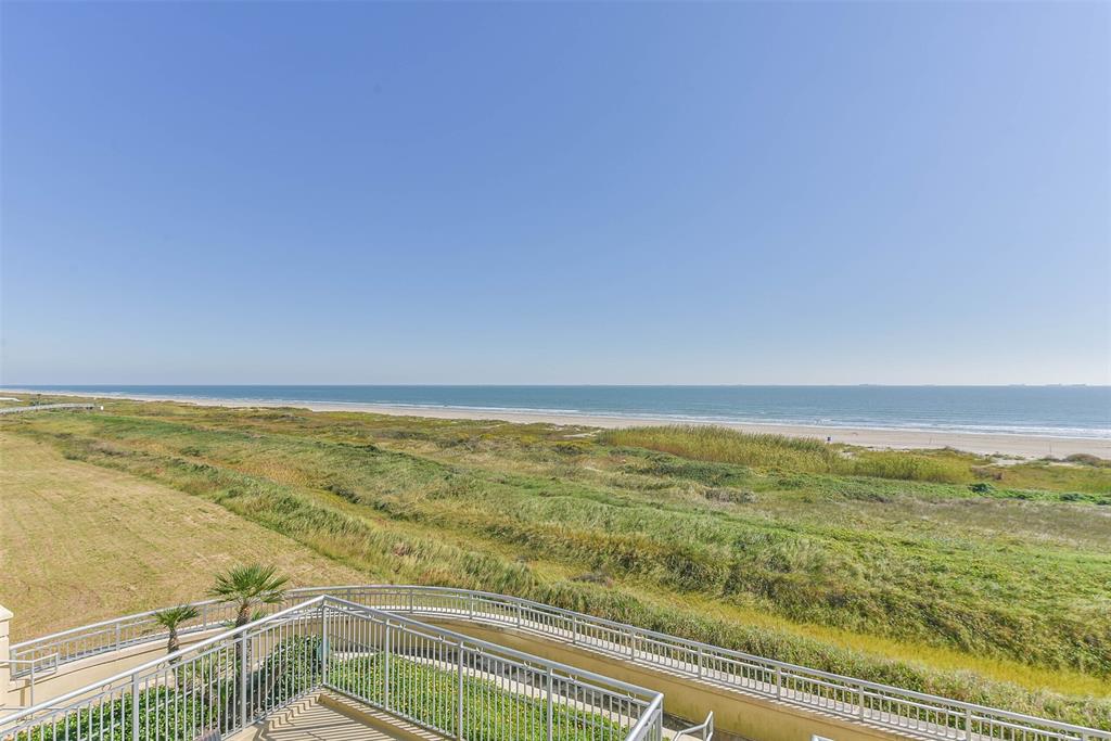 801 Beach Drive, Galveston, Texas 77550, 3 Bedrooms Bedrooms, 7 Rooms Rooms,2 BathroomsBathrooms,Mid/hi-rise Condo,For Sale,PALISADE PALMS,Beach,14641474