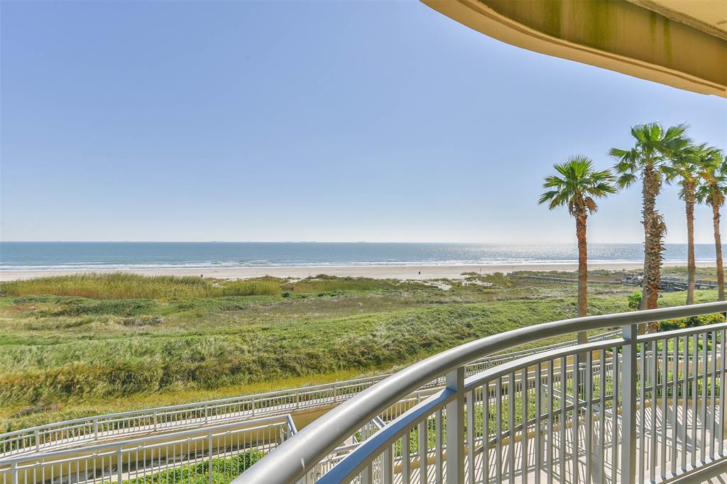 801 Beach Drive, Galveston, Texas 77550, 3 Bedrooms Bedrooms, 7 Rooms Rooms,2 BathroomsBathrooms,Mid/hi-rise Condo,For Sale,PALISADE PALMS,Beach,14641474