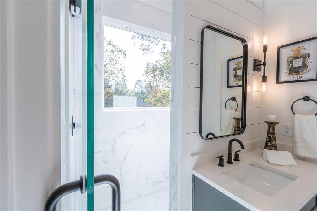 2518 2 Terry Street, Houston, Texas 77009, 3 Bedrooms Bedrooms, 6 Rooms Rooms,2 BathroomsBathrooms,Single-family,For Sale,Terry,58075272