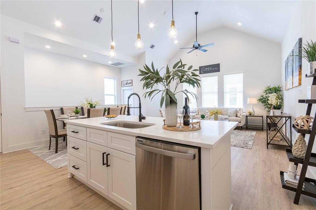 2518 2 Terry Street, Houston, Texas 77009, 3 Bedrooms Bedrooms, 6 Rooms Rooms,2 BathroomsBathrooms,Single-family,For Sale,Terry,58075272