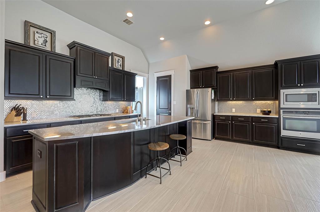 110 1 Verismo Court, Montgomery, Texas 77316, 4 Bedrooms Bedrooms, 9 Rooms Rooms,3 BathroomsBathrooms,Single-family,For Sale,Verismo,79784017