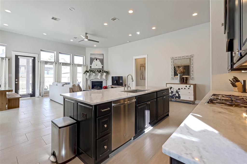 110 1 Verismo Court, Montgomery, Texas 77316, 4 Bedrooms Bedrooms, 9 Rooms Rooms,3 BathroomsBathrooms,Single-family,For Sale,Verismo,79784017
