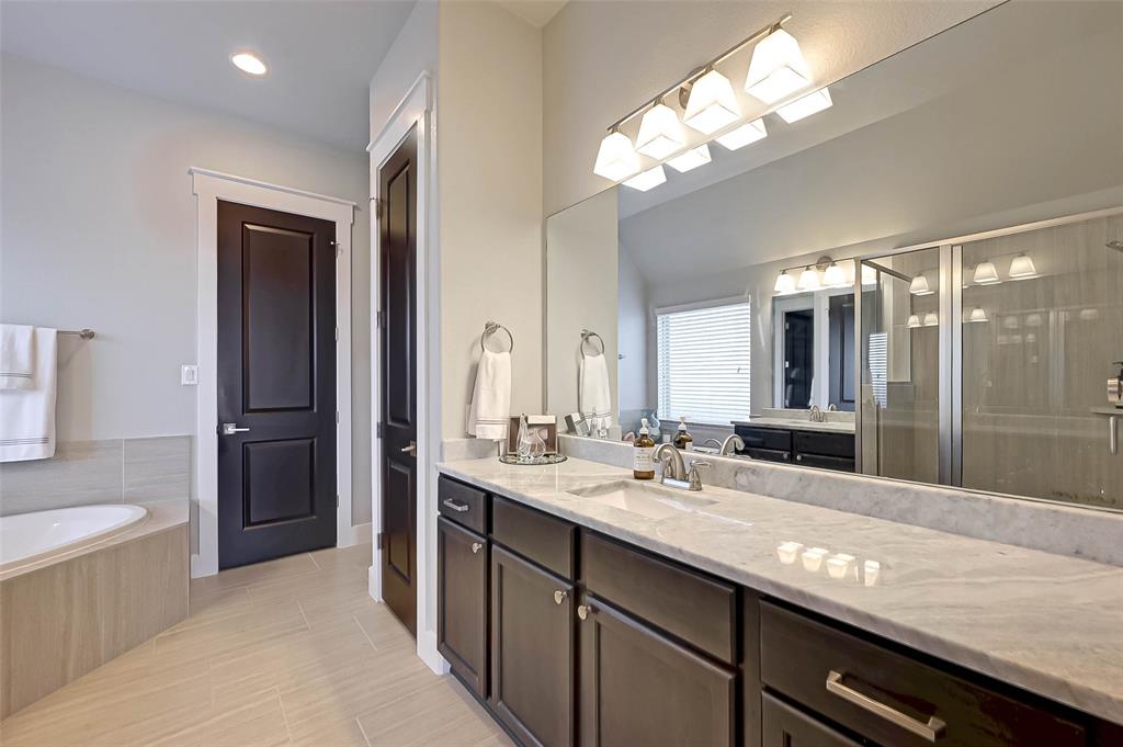 110 1 Verismo Court, Montgomery, Texas 77316, 4 Bedrooms Bedrooms, 9 Rooms Rooms,3 BathroomsBathrooms,Single-family,For Sale,Verismo,79784017