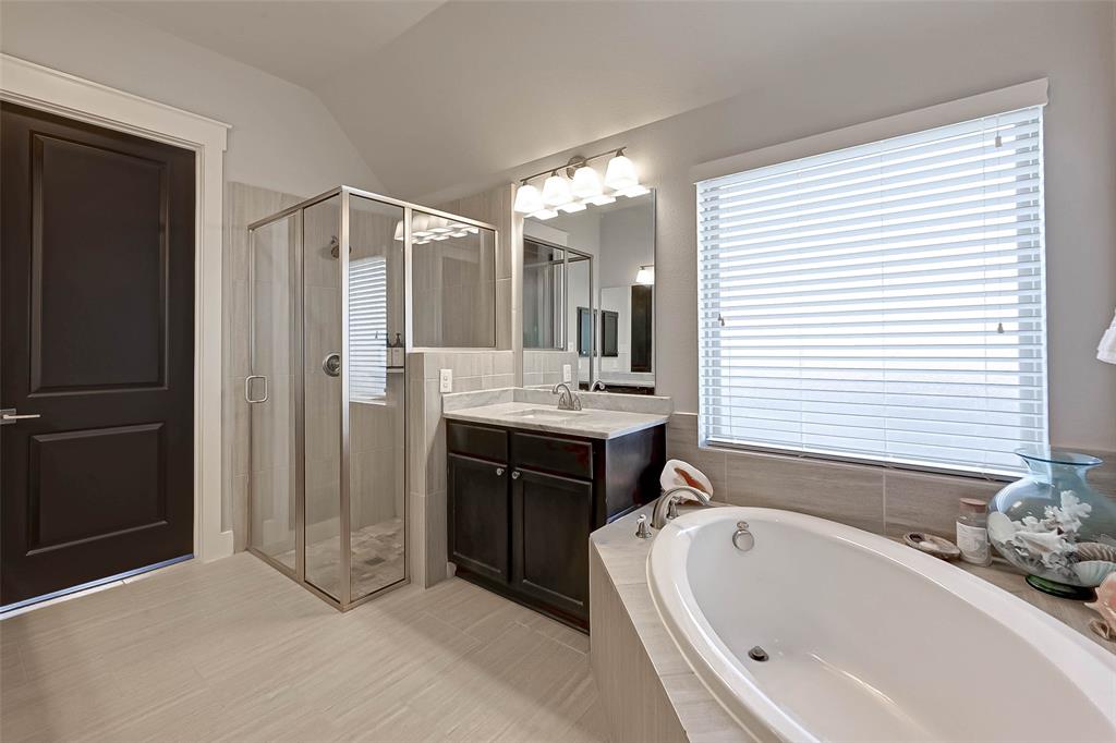 110 1 Verismo Court, Montgomery, Texas 77316, 4 Bedrooms Bedrooms, 9 Rooms Rooms,3 BathroomsBathrooms,Single-family,For Sale,Verismo,79784017
