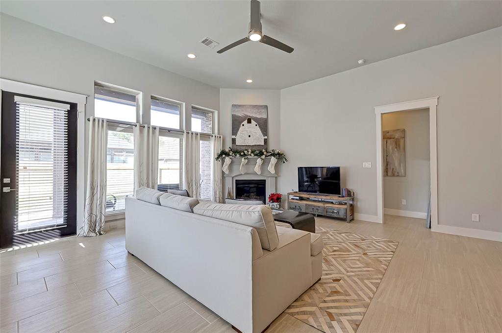 110 1 Verismo Court, Montgomery, Texas 77316, 4 Bedrooms Bedrooms, 9 Rooms Rooms,3 BathroomsBathrooms,Single-family,For Sale,Verismo,79784017