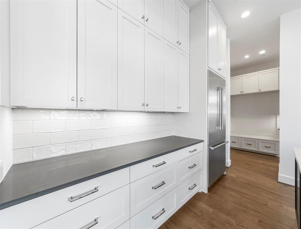 7906 2 Villa Court, Hilshire Village, Texas 77055, 4 Bedrooms Bedrooms, 12 Rooms Rooms,4 BathroomsBathrooms,Single-family,For Sale,Villa,89477757