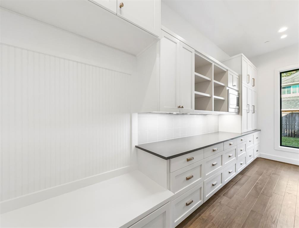 7906 2 Villa Court, Hilshire Village, Texas 77055, 4 Bedrooms Bedrooms, 12 Rooms Rooms,4 BathroomsBathrooms,Single-family,For Sale,Villa,89477757