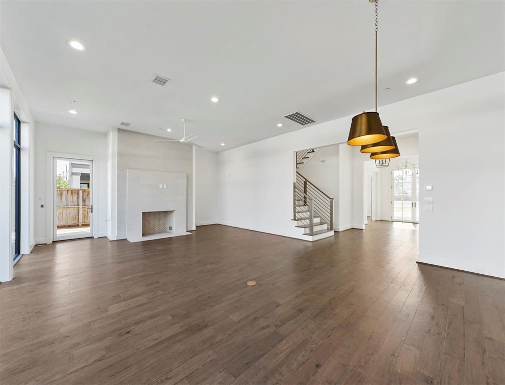 7906 2 Villa Court, Hilshire Village, Texas 77055, 4 Bedrooms Bedrooms, 12 Rooms Rooms,4 BathroomsBathrooms,Single-family,For Sale,Villa,89477757