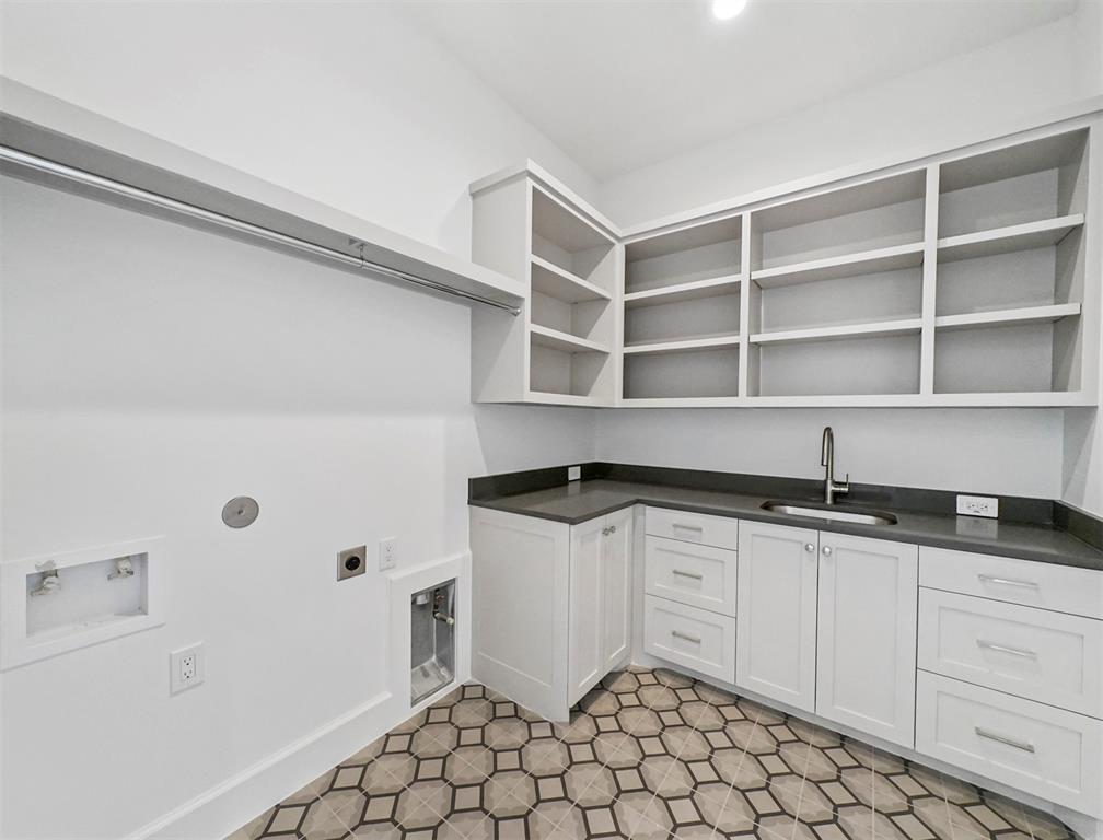 7906 2 Villa Court, Hilshire Village, Texas 77055, 4 Bedrooms Bedrooms, 12 Rooms Rooms,4 BathroomsBathrooms,Single-family,For Sale,Villa,89477757