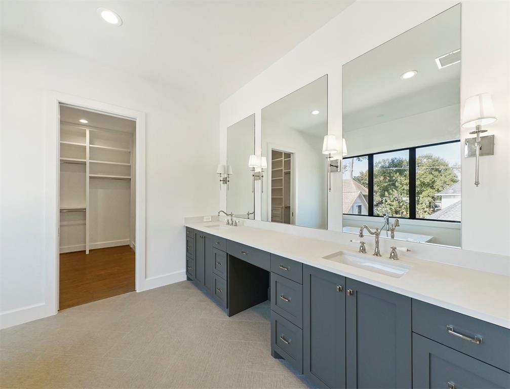 7906 2 Villa Court, Hilshire Village, Texas 77055, 4 Bedrooms Bedrooms, 12 Rooms Rooms,4 BathroomsBathrooms,Single-family,For Sale,Villa,89477757