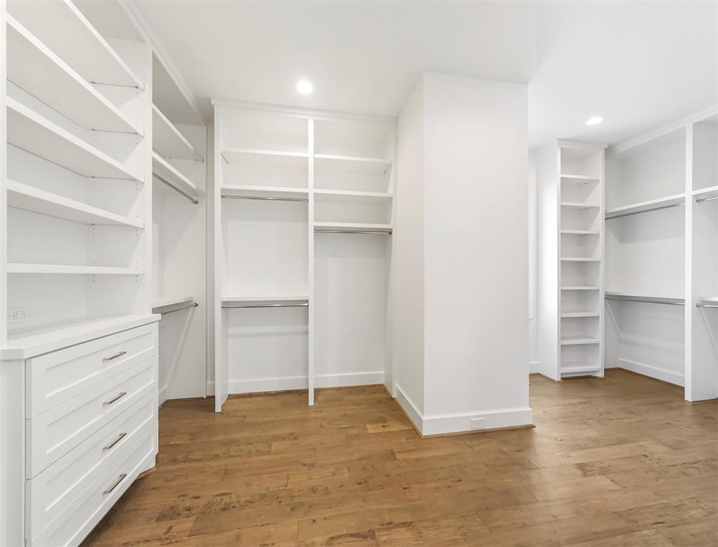 7906 2 Villa Court, Hilshire Village, Texas 77055, 4 Bedrooms Bedrooms, 12 Rooms Rooms,4 BathroomsBathrooms,Single-family,For Sale,Villa,89477757
