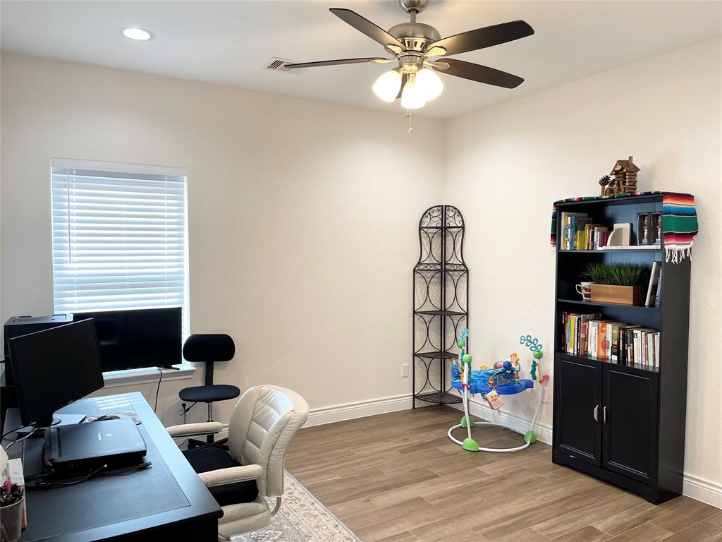 822 1 Easy Street, La Porte, Texas 77571, 3 Bedrooms Bedrooms, 6 Rooms Rooms,2 BathroomsBathrooms,Single-family,For Sale,Easy,70690249