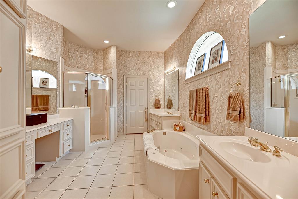 13603 2 Tracewood Bend, Houston, Texas 77077, 3 Bedrooms Bedrooms, 9 Rooms Rooms,2 BathroomsBathrooms,Single-family,For Sale,Tracewood,89901317