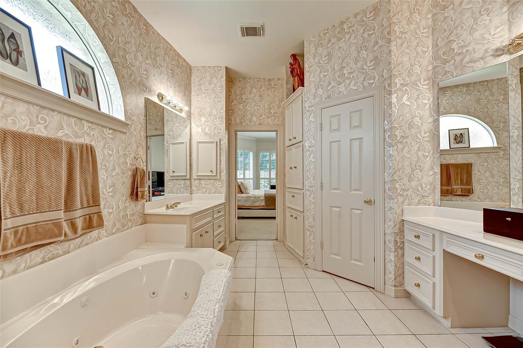 13603 2 Tracewood Bend, Houston, Texas 77077, 3 Bedrooms Bedrooms, 9 Rooms Rooms,2 BathroomsBathrooms,Single-family,For Sale,Tracewood,89901317