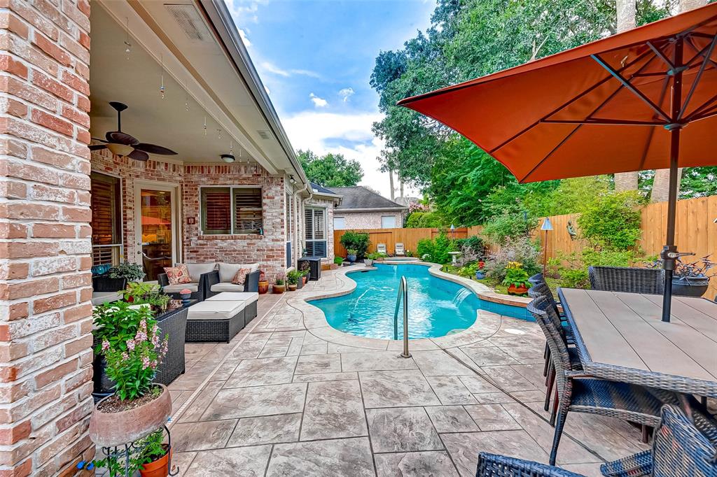 13603 2 Tracewood Bend, Houston, Texas 77077, 3 Bedrooms Bedrooms, 9 Rooms Rooms,2 BathroomsBathrooms,Single-family,For Sale,Tracewood,89901317