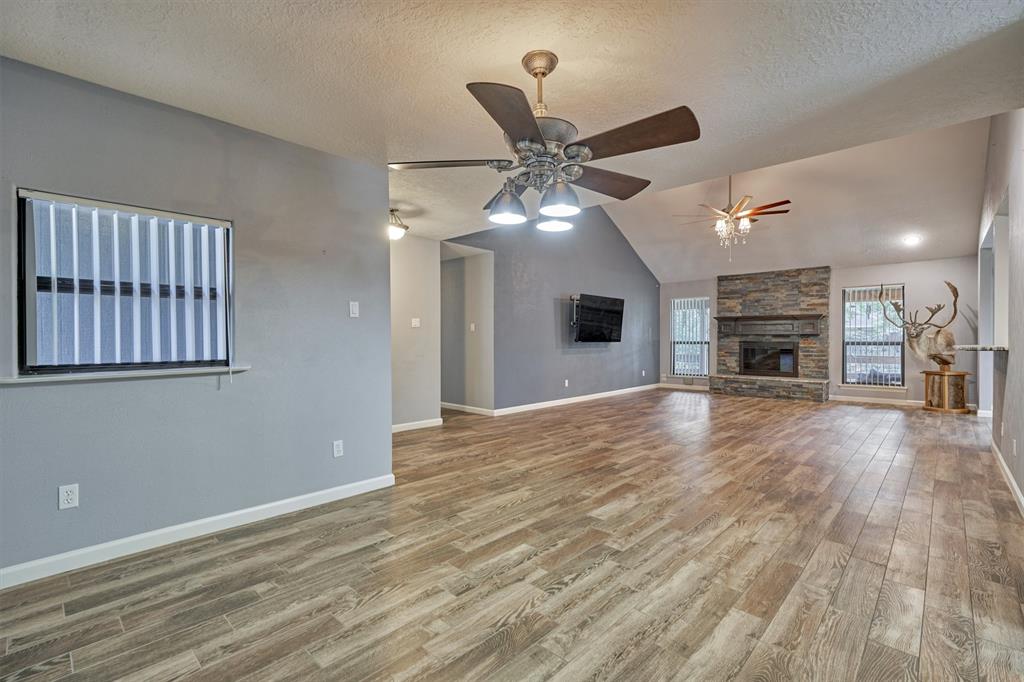 2408 1 Ripplewood Drive, Conroe, Texas 77384, 3 Bedrooms Bedrooms, 8 Rooms Rooms,2 BathroomsBathrooms,Single-family,For Sale,Ripplewood,87169308