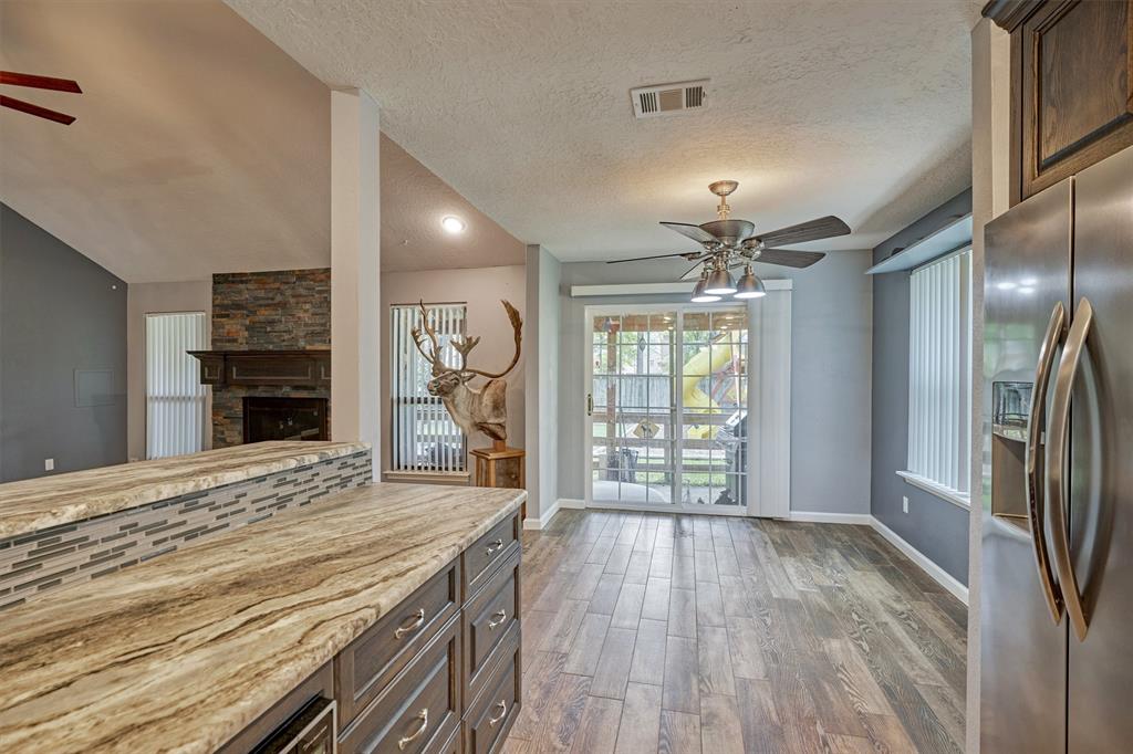 2408 1 Ripplewood Drive, Conroe, Texas 77384, 3 Bedrooms Bedrooms, 8 Rooms Rooms,2 BathroomsBathrooms,Single-family,For Sale,Ripplewood,87169308