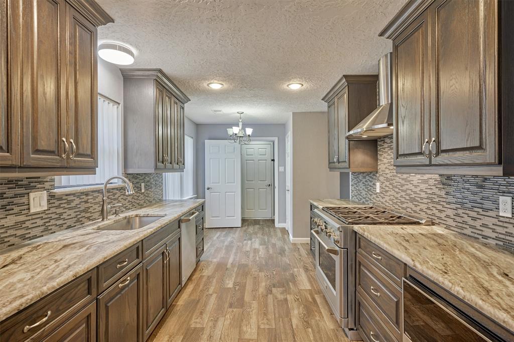 2408 1 Ripplewood Drive, Conroe, Texas 77384, 3 Bedrooms Bedrooms, 8 Rooms Rooms,2 BathroomsBathrooms,Single-family,For Sale,Ripplewood,87169308