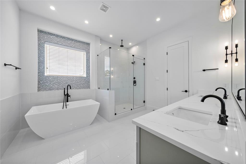 2408 3 Driscoll Street, Houston, Texas 77019, 4 Bedrooms Bedrooms, 8 Rooms Rooms,3 BathroomsBathrooms,Single-family,For Sale,Driscoll,67499923