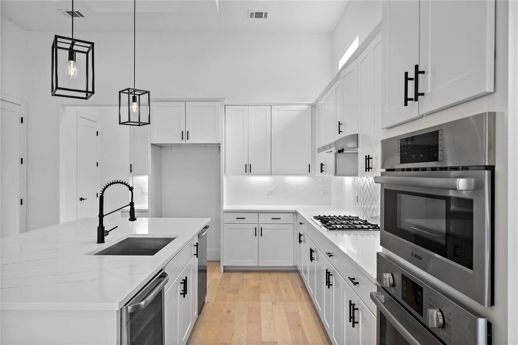 2408 3 Driscoll Street, Houston, Texas 77019, 4 Bedrooms Bedrooms, 8 Rooms Rooms,3 BathroomsBathrooms,Single-family,For Sale,Driscoll,67499923