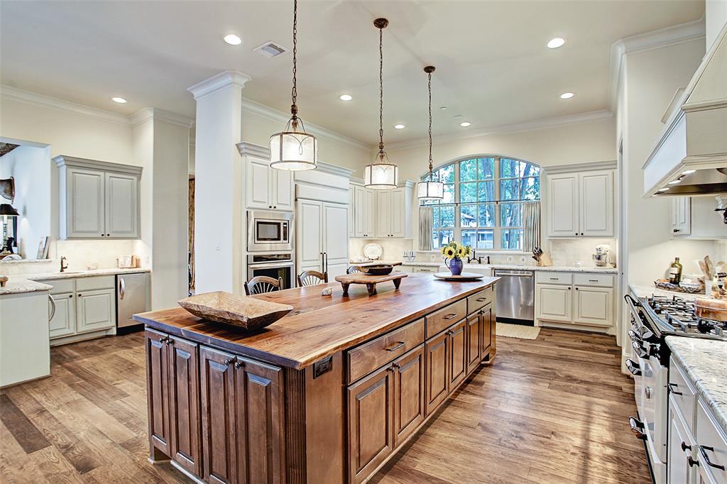 8406 2 Raylin Drive, Spring Valley Village, Texas 77055, 4 Bedrooms Bedrooms, 9 Rooms Rooms,3 BathroomsBathrooms,Single-family,For Sale,Raylin,72648337