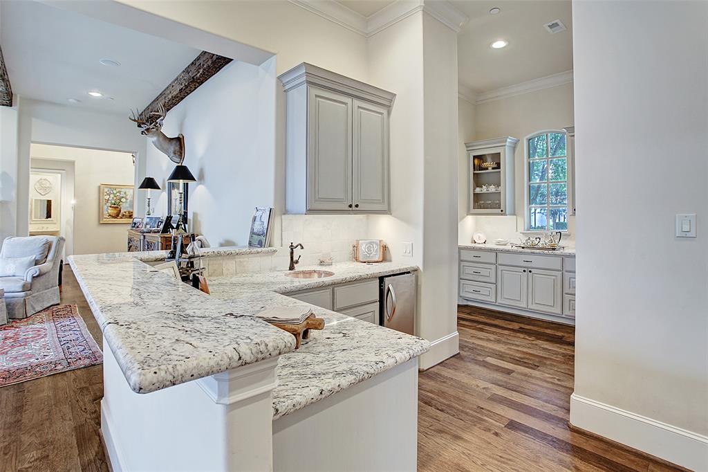8406 2 Raylin Drive, Spring Valley Village, Texas 77055, 4 Bedrooms Bedrooms, 9 Rooms Rooms,3 BathroomsBathrooms,Single-family,For Sale,Raylin,72648337
