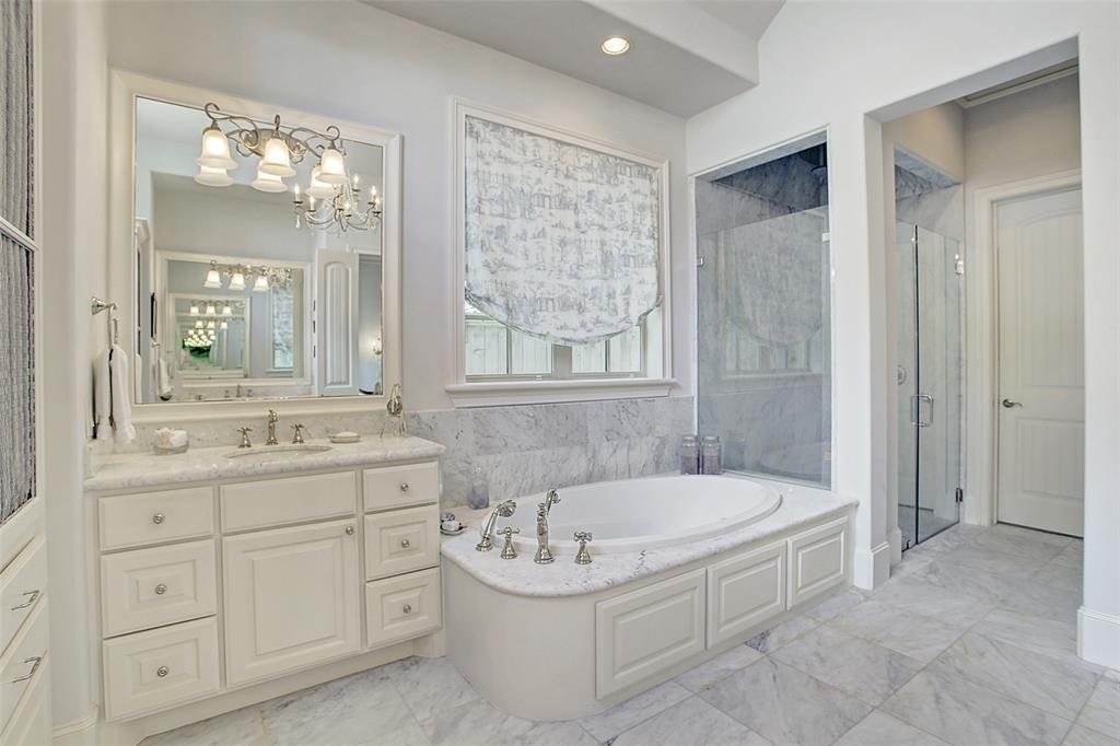 8406 2 Raylin Drive, Spring Valley Village, Texas 77055, 4 Bedrooms Bedrooms, 9 Rooms Rooms,3 BathroomsBathrooms,Single-family,For Sale,Raylin,72648337