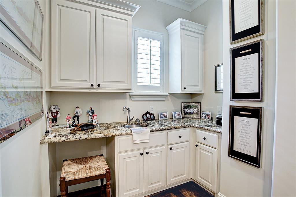 8406 2 Raylin Drive, Spring Valley Village, Texas 77055, 4 Bedrooms Bedrooms, 9 Rooms Rooms,3 BathroomsBathrooms,Single-family,For Sale,Raylin,72648337
