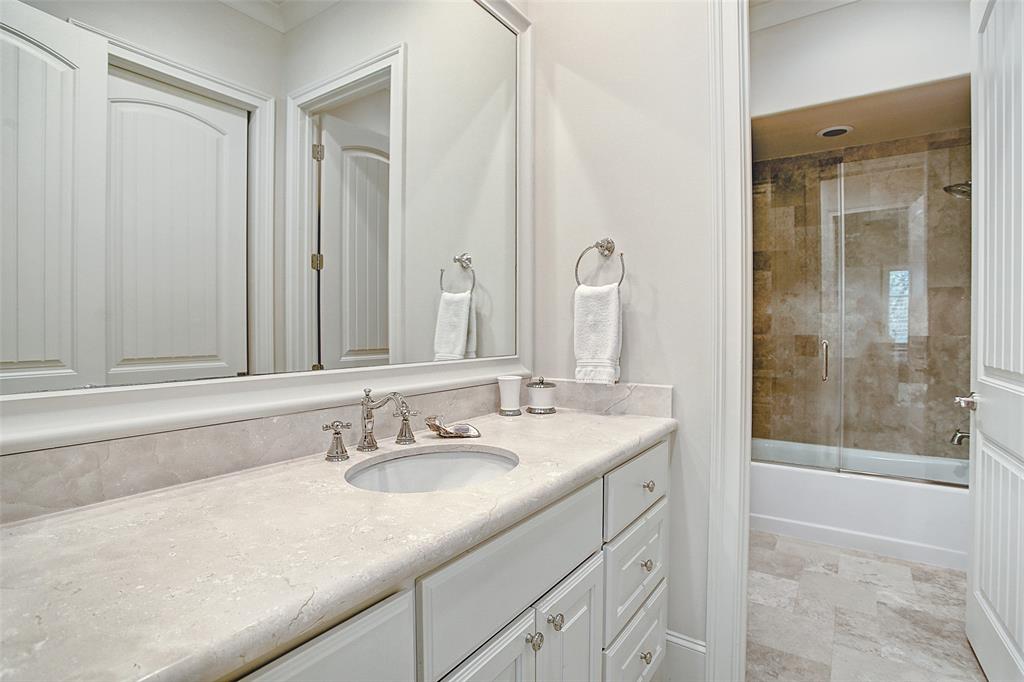 8406 2 Raylin Drive, Spring Valley Village, Texas 77055, 4 Bedrooms Bedrooms, 9 Rooms Rooms,3 BathroomsBathrooms,Single-family,For Sale,Raylin,72648337