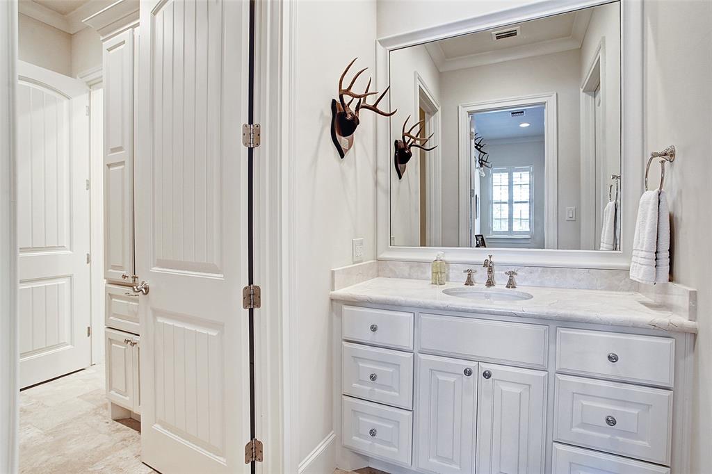8406 2 Raylin Drive, Spring Valley Village, Texas 77055, 4 Bedrooms Bedrooms, 9 Rooms Rooms,3 BathroomsBathrooms,Single-family,For Sale,Raylin,72648337