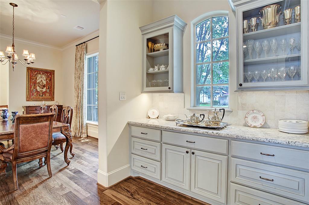 8406 2 Raylin Drive, Spring Valley Village, Texas 77055, 4 Bedrooms Bedrooms, 9 Rooms Rooms,3 BathroomsBathrooms,Single-family,For Sale,Raylin,72648337