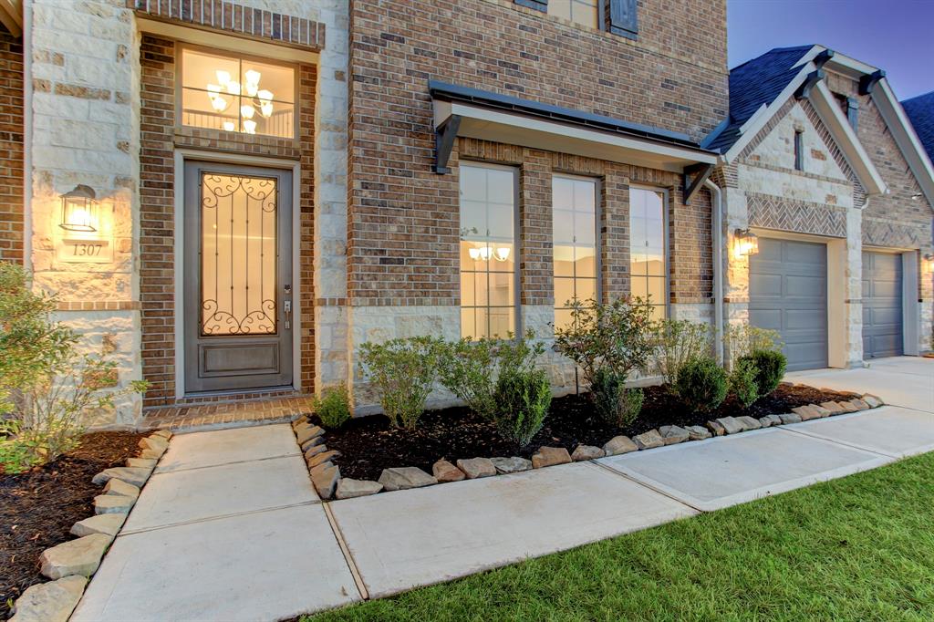 1307 2 Windy Thicket Lane, Katy, Texas 77494, 4 Bedrooms Bedrooms, 7 Rooms Rooms,4 BathroomsBathrooms,Single-family,For Sale,Windy Thicket,55986998