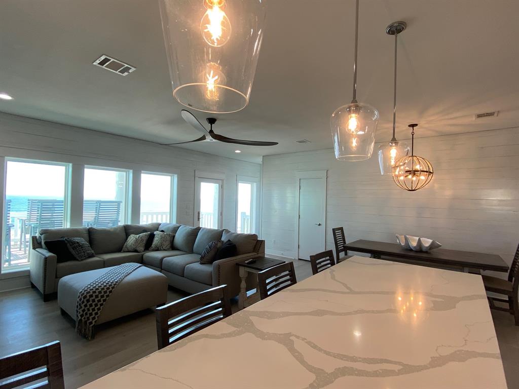 2798 2 Tradewind Lane, Crystal Beach, Texas 77650, 3 Bedrooms Bedrooms, 6 Rooms Rooms,2 BathroomsBathrooms,Single-family,For Sale,Tradewind,73835627